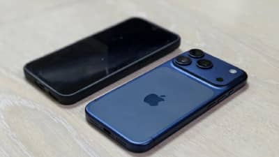 तुम्ही फोन टेबलवर कसा ठेवता...उपडा कि सरळ? ९० टक्के भारतीयांना माहिती नाही