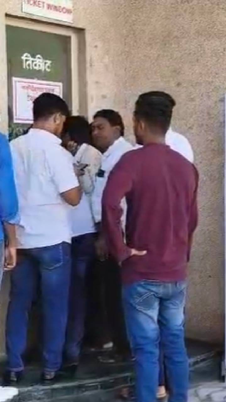 पहिल्याच दिवशी तब्बल 574 उमेदवारी अर्जांची विक्री