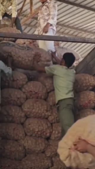 लासलगाव येथून 30 टन कांदा बांगलादेशला रवाना