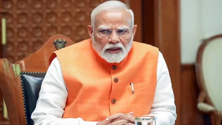 Modi Meets BJP MP : जनसंपर्क ठेवा... महाराष्ट्रातील भाजप खासदारांनी मोदींची घेतली भेट, पंतप्रधानांनी काय दिल्या सूचना? Modi Meets BJP MP : जनसंपर्क ठेवा... महाराष्ट्रातील भाजप खासदारांनी मोदींची घेतली भेट, पंतप्रधानांनी काय दिल्या सूचना?