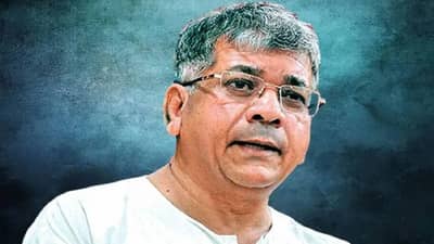 Prakash Ambedkar : जे धर्माला पाहून मतदान करतात त्यांना प्रकाश आंबेडकरांनी विचारला एक प्रश्न, तुम्ही किंवा तुमचं कुटुंब...