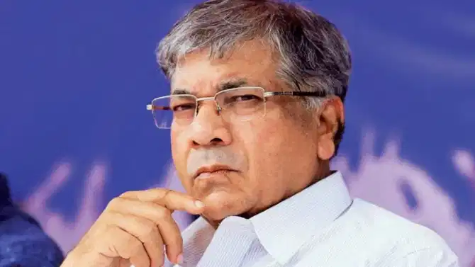 जेलमध्ये जाण्यासाठी अजिबात घाबरू नका, प्रकाश आंबेडकरांनी सर्व राजकीय पक्षांना का केलं आवाहन? कोर्टाच्या आदेशावरचं मोठं विधान काय?