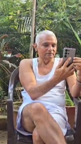 नाना पाटेकर, प्रकाश आमटे यांच्या दिलखुलास गप्पा, video.