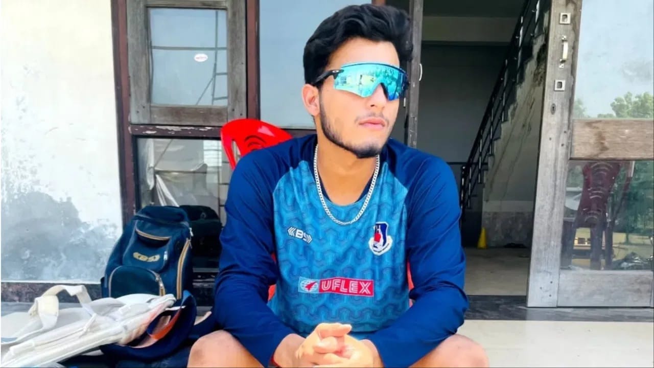 प्रशांत वीर हा अनकॅप्ड खेळाडूही चमकला. प्रशांतला कार्तिक इतकाच भाव मिळाला. चेन्नईने प्रशांतसाठी 14 कोटी 20 लाख रुपये मोजले. कार्तिक आणि प्रशांत हे दोघे संयुक्तरित्या तिसरे सर्वात महागडे खेळाडू ठरले. (Photo Credit : Instagram)