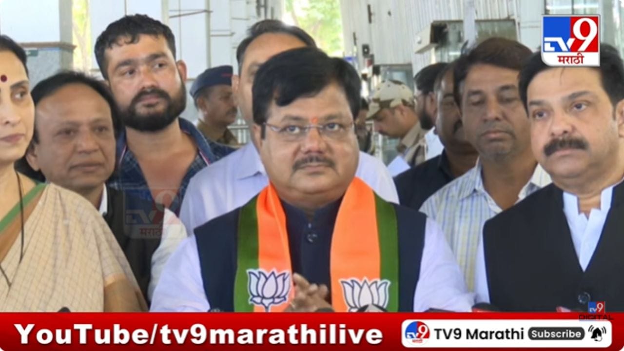 कॅसेट गुळगुळीत झाली! प्रवीण दरेकर यांचा विरोधी पक्षावर हल्ला कॅसेट गुळगुळीत झाली! प्रवीण दरेकर यांचा विरोधी पक्षावर हल्ला