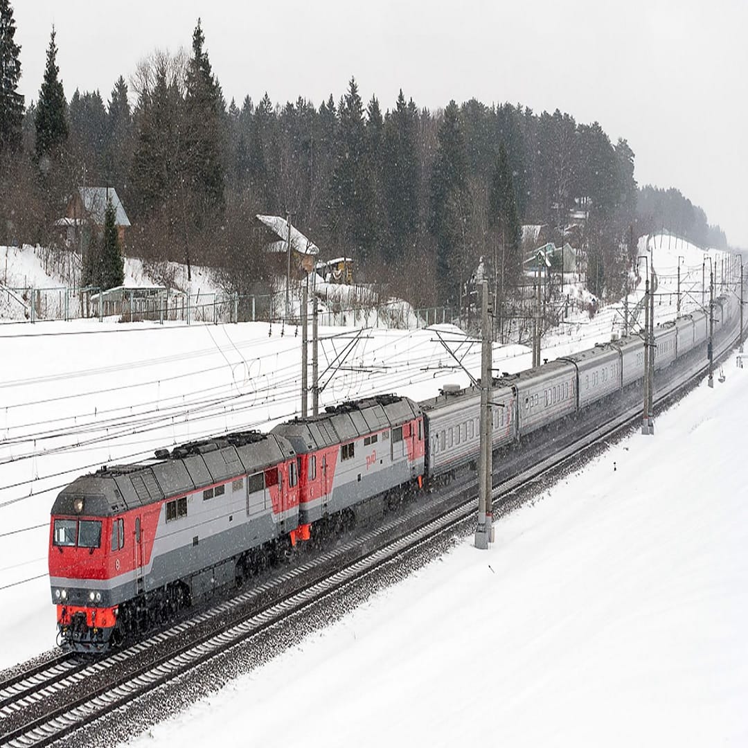 रशियाचे राष्ट्राध्यक्ष व्लादिमीर पुतिन 4 ते 5 डिसेंबर 2025 दरम्यान भारत दौऱ्यावर आहेत. पुतिन यांच्या भेटीदरम्यान अनेक मुद्द्यांवर चर्चा होण्याची शक्यता आहे. दरम्यान, पुतिन यांचा आलिशान किल्ला, मोठे खाजगी जेट, मोठी नौका, महागडी घड्याळे आणि अगदी एक घोस्ट ट्रेन हे सर्व बातम्यांमध्ये चर्चेचा विषय आहे.