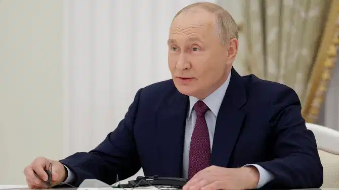 Russia Ukraine War : मी युद्ध थांबवायला तयार, पण... पुतीन यांनी समोर ठेवली मोठी अट