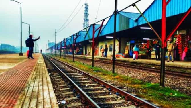 Railway: भारताचे एकमेव रेल्वे स्टेशन, जिथं प्लॅटफॉर्म तिकीट नाही दाखवावा लागतो पासपोर्ट, नाव ऐकून बसेल धक्का