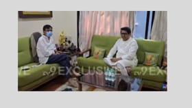 राज ठाकरे संजय राऊतांच्या भेटीला, दोन्ही नेत्यांमध्ये अर्धा तास चर्चा