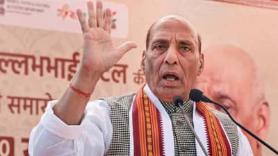 Rajnath Singh : नेहरुंना सरकारी पैशाने अयोध्येत बाबरी मशीद बांधायची  होती, पण त्यांना एका माणसाने अडवलं, राजनाथ सिंह यांचा मोठा दावा