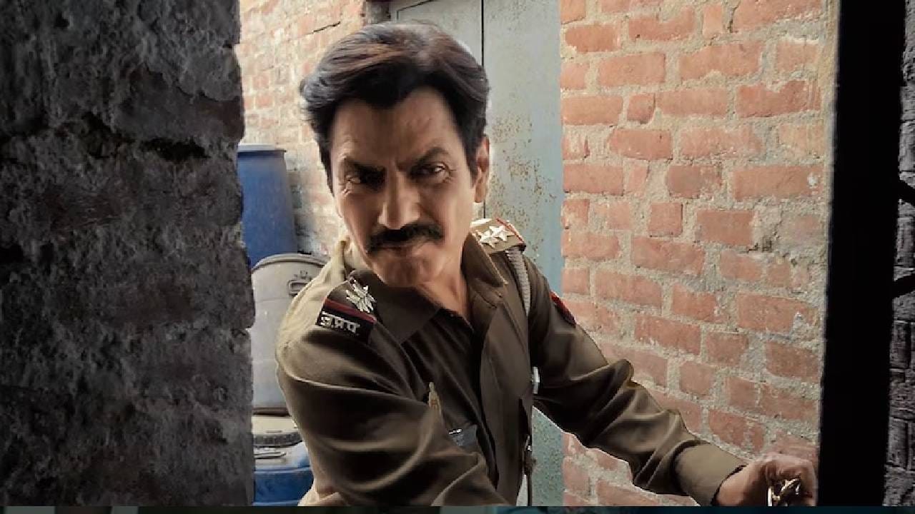 सध्या नवाजुद्दीन सिद्दीकी यांचा हा चित्रपट ओटीटीवर धुमाकूळ घालत आहे. रिलीज होताच 'रात अकेली है: द बंसल मर्डर्स'ने नेटफ्लिक्सवर कब्जा केला आहे. हा चित्रपट देशभरातील टॉप १० यादीत नंबर १ वर जोरदार ट्रेंड करत आहे. या चित्रपटाची कथा स्मिता सिंह यांनी लिहिली आहे आणि हनी त्रेहान यांनी दिग्दर्शन केले आहे. जर तुम्ही हा चित्रपट अजून पाहिला नसेल तर वेळ काढून ताबडतोब पाहा. आयएमडीबीवर या चित्रपटाला १० पैकी ६.९ रेटिंग मिळाले आहे.