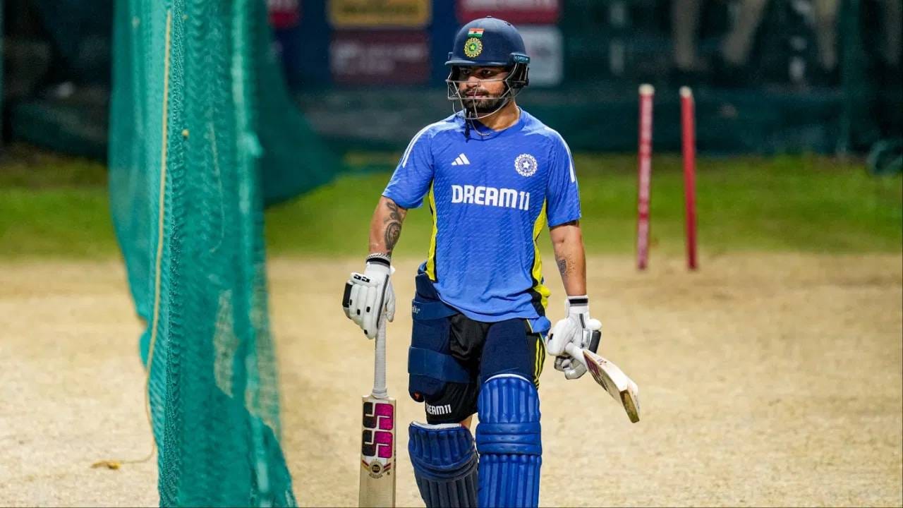 बडोद्याविरुद्धच्या सामन्यात रिंकु सिंहने हार्दिक पांड्याचा भावासह सहा गोलंदाजांचा सामना केला. यावेळी रिंकु सिंहने कृणाल पांड्याने टाकलेल्या 19 चेंडूत 27 धावा काढल्या. रिंकुने कृणाल पांड्याला दोन षटकार ठोकले.  (Photo: PTI) 