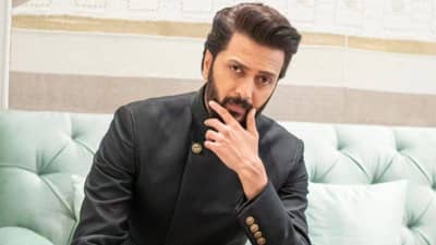 रितेश देशमुख याने थेट कॅमेऱ्यासमोर केले हे कृत्य, व्हिडीओ व्हायरल, अभिनेत्याला पाहून..