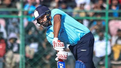 Rohit Sharma VHT 2025 : पहिल्या सामन्यात सेंच्युरी पण दुसऱ्या मॅचमध्ये रोहित शर्माची अशी हालत, VIDEO