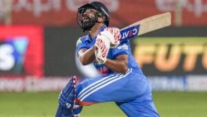 Year Ender 2025 : वनडे, टी 20i-टेस्ट तिन्ही फॉर्मेटमध्ये सर्वाधिक सिक्स लगावणारे फलंदाज, टीम इंडियाचा कोण?