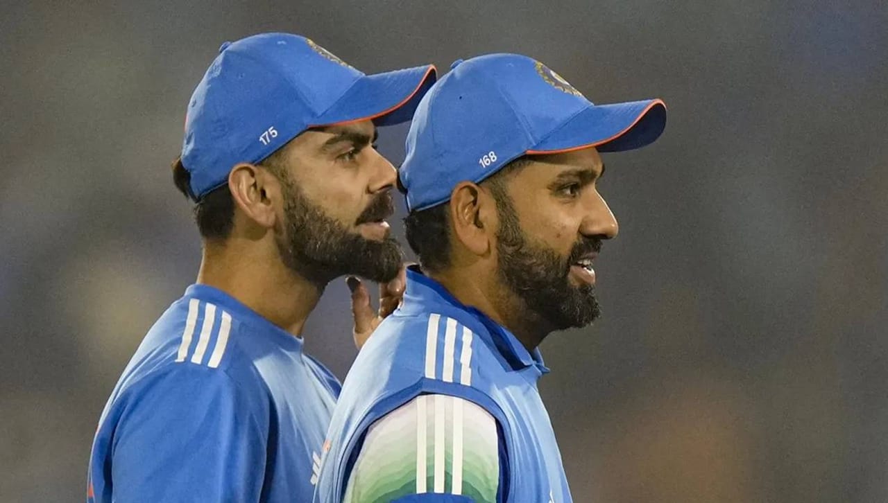 वर्ष 2025 संपताना आयसीसीने क्रमवारी जाहीर केली आहे. या क्रमवारीत भारतीय क्रिकेटपटूंचा बोलाबाला दिसला. टीम इंडियाच्या सहा खेळाडूंनी नंबर 1 चं स्थान गाठलं आहे. भारतीय संघ दोन फॉर्मेटमध्ये नंबर 1 स्थानावर आहे. (PC-PTI)