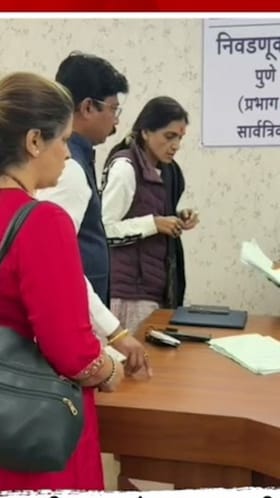 राष्ट्रवादीकडून रूपाली पाटील यांचा उमेदवारी अर्ज दाखल.