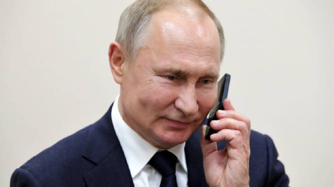 रशियाचे राष्ट्राध्यक्ष पुतिन यांच्याकडे हा फोन, इंटरनेटपासून दूर..