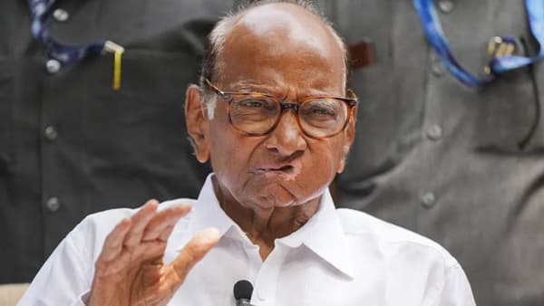 शरद पवारांना सर्वात मोठा धक्का, बड्या नेत्याचा शेवटच्या क्षणी थेट राजीनामा; पक्षात मोठी खळबळ!