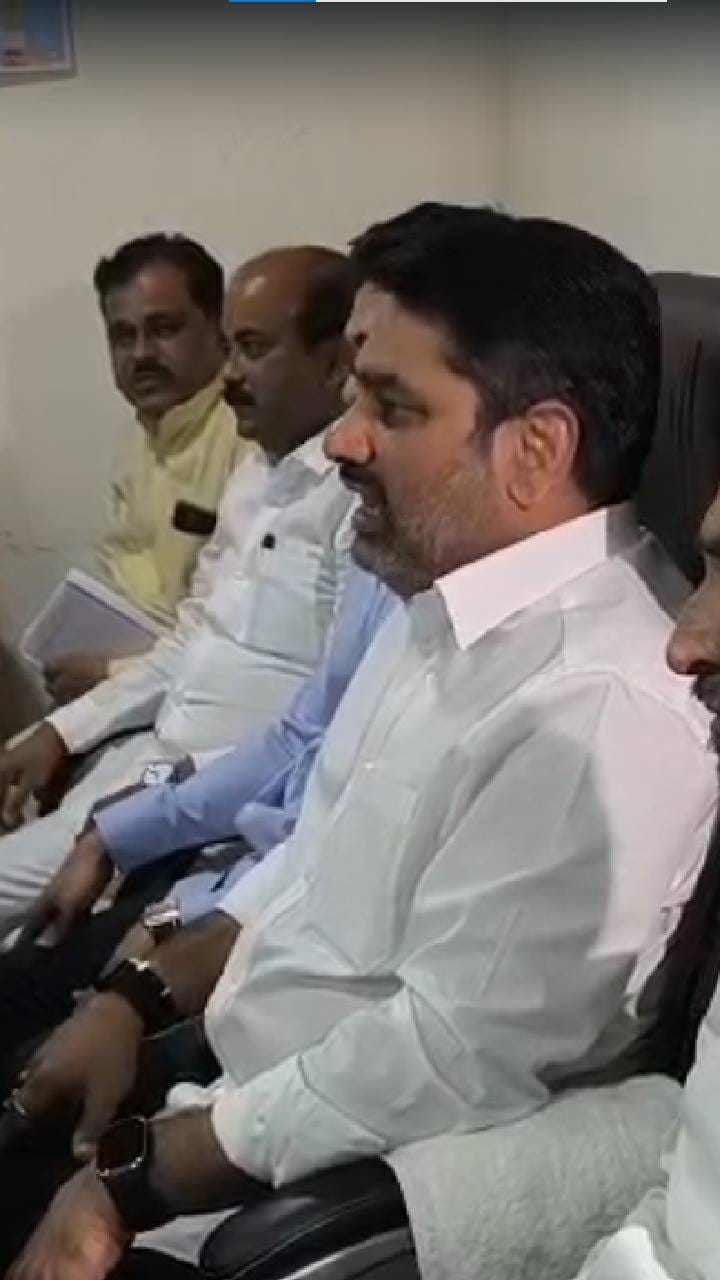 नाराज होऊ नका, विधानसभेची उमेदवारी देतो..; सतेज पाटील यांच्या वक्तव्यानंतर पिकला एकच हशा