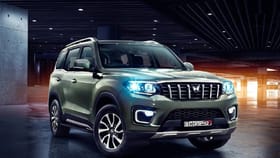 Scorpio N ला टक्कर देणाऱ्या ‘या’ SUV वर 1 लाखांची सूट, सेफ्टी 5 स्टार.
