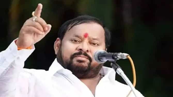 ज्यांनी ज्यांनी धनुष्य बाणाचं बटण दाबलं ते स्वर्गात जाणार; दीपक साळुंखे पांढऱ्या पायाचे, शहाजीबापू पाटलांची तुफान फटकेबाजी