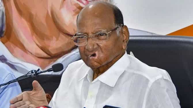 मोठी बातमी! शरद पवारांना जबर धक्का, दोन बड्या नेत्यांनी सोडली साथ, मोठा पक्षप्रवेश