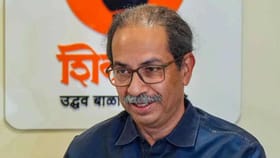 ठाकरेंची मोठी खेळी, महापालिका निवडणुकीपूर्वी महायुतीचं टेन्शन वाढलं