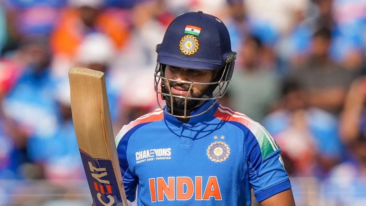 मुंबईकर श्रेयस अय्यर या यादीत तिसऱ्या स्थानी आहे. श्रेयसने 11 सामन्यांमध्ये 5 अर्धशतकांसह 496 धावा केल्या.  श्रेयसला ऑस्ट्रेलिया दौऱ्यात दुखापत झाली. त्यामुळे श्रेयसची आणखी काही सामने खेळण्याची संधी हुकली. (Photo Credit : PTI)