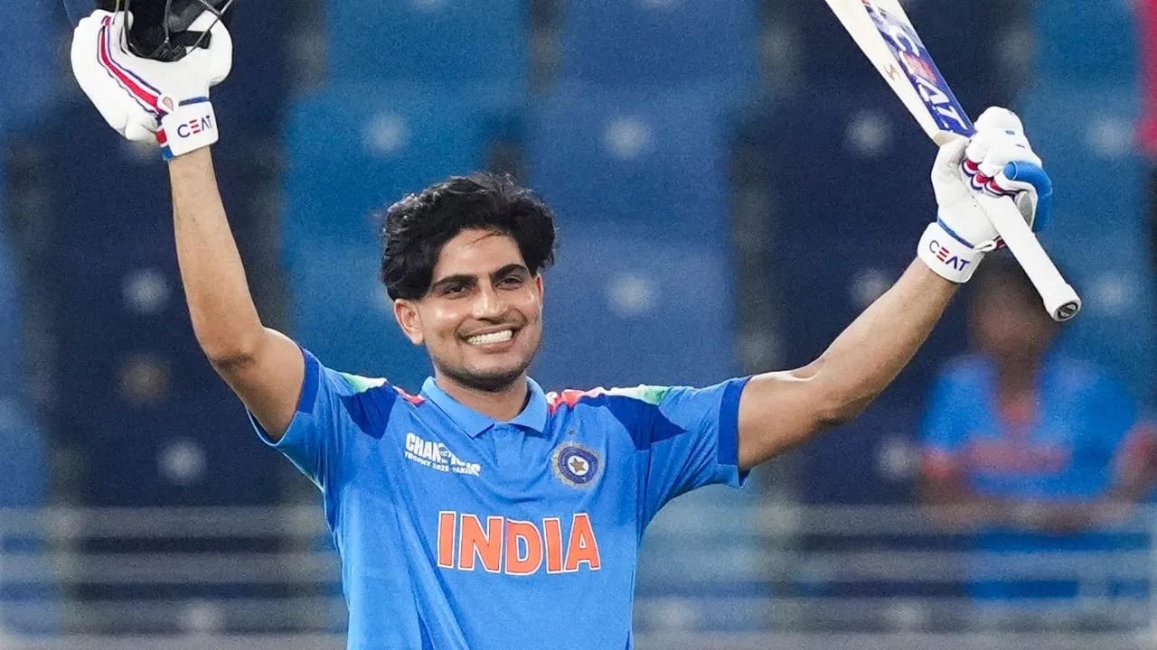 तसेच शुबमनने 2025 वर्षात 11 एकदिवसीय सामन्यांमध्ये 49 च्या सरासरीने 2 शतकं आणि 2 अर्धशतकांच्या मदतीने एकूण 490 धावा केल्या. मात्र शुबमन टी 20i क्रिकेटमध्ये अपयशी ठरला. शुबमनला 15 टी 20i डावांत 291 धावाच करता आल्या. शुबमनला या वर्षात टी 20i क्रिकेटमध्ये एकही अर्धशतक करता आलं नाही. (Photo Credit: PTI)