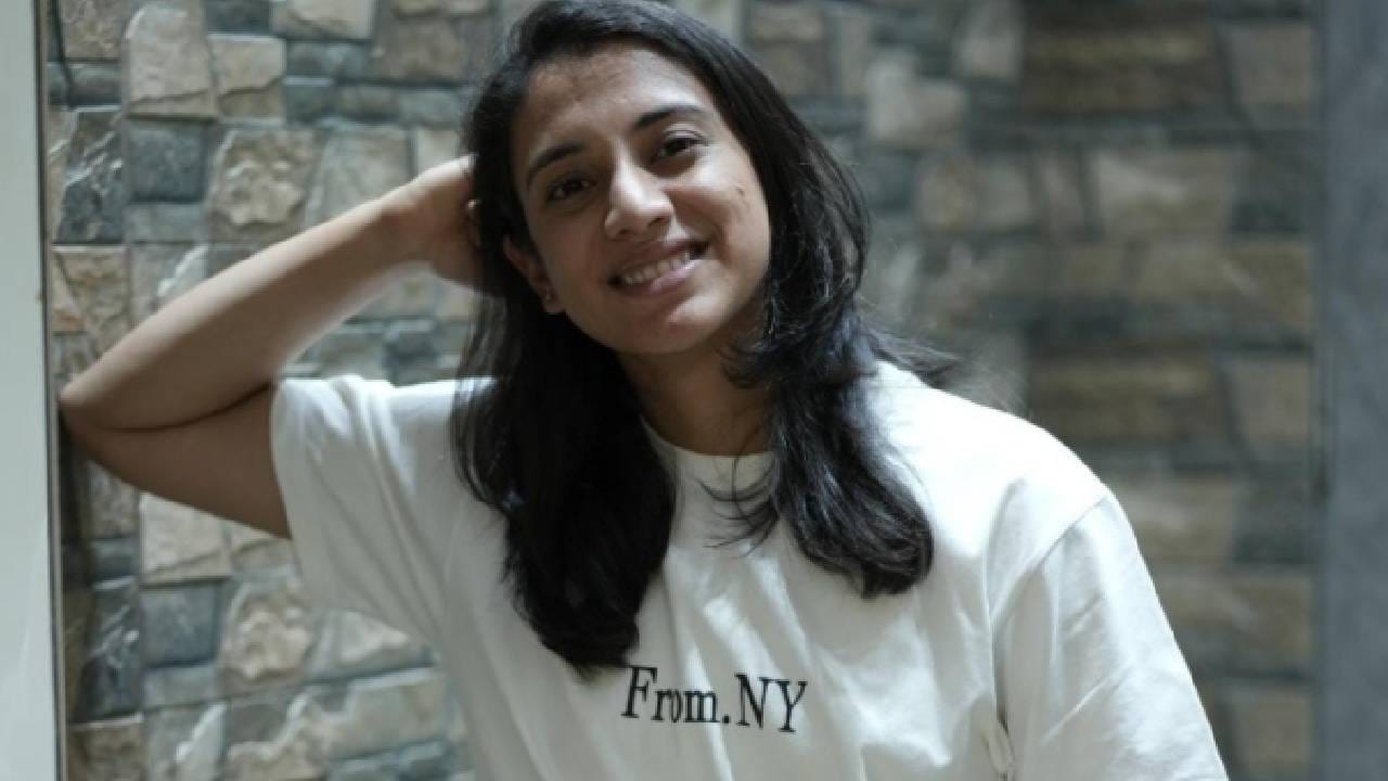 Smriti Mandhana : स्मृती मानधनाच्या डायटिशियनने अखेर सर्वच सांगितलं, आईच्या आनंदासाठी... काय केला मोठा खुलासा? Smriti Mandhana : स्मृती मानधनाच्या डायटिशियनने अखेर सर्वच सांगितलं, आईच्या आनंदासाठी... काय केला मोठा खुलासा?