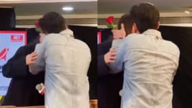 सोनाक्षी सिन्हा हिच्यासोबत जहीर इक्बाल याने केले भर कार्यक्रमात असं ...