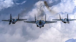 पाकिस्तान सीमेवर राफेल आणि सुखोई थेट धडकले, मोठी खळबळ, भारताने उडवली पाकड्यांची झोप..