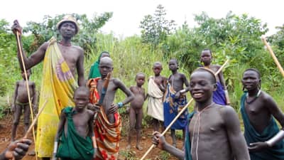 मुलीसाठी नग्न होऊन युद्धाचा भयंकर खेळ, जीव जाईपर्यंत... लग्नाची अजब परंपरा माहिती आहे का?