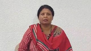 Sushma Andhare : दोन वर्षात दोन विकेट, देवेंद्र फडणवीस तुम्ही कुठल्या तोंडाने…सुषमा अंधारे यांचा थेट हल्ला