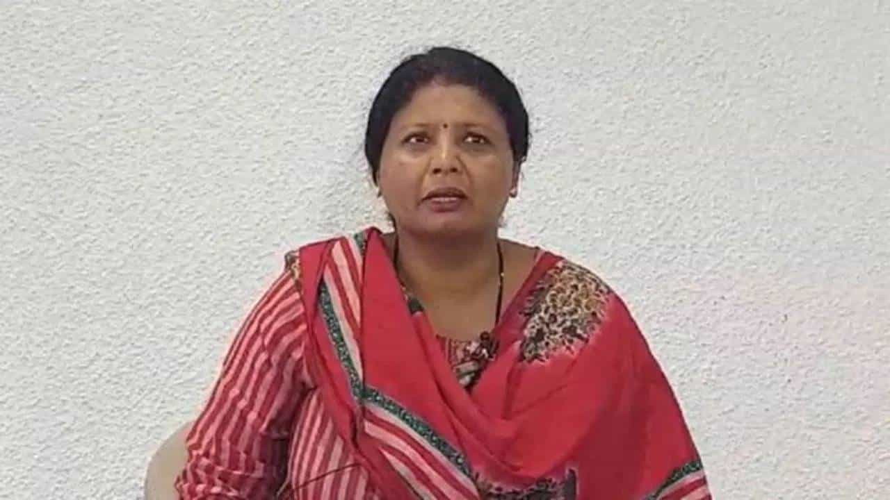 Sushma Andhare : दोन वर्षात दोन विकेट, देवेंद्र फडणवीस तुम्ही कुठल्या तोंडाने...सुषमा अंधारे यांचा थेट हल्ला