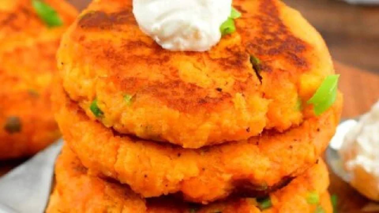 हे मिश्रण एकजीव करा आणि त्याच्या टिक्की तयार करा. या टिक्की तव्यावर गरम करा. विशेष म्हणजे आपण प्रवासामध्येही हे आरामात खाऊ शकता. 