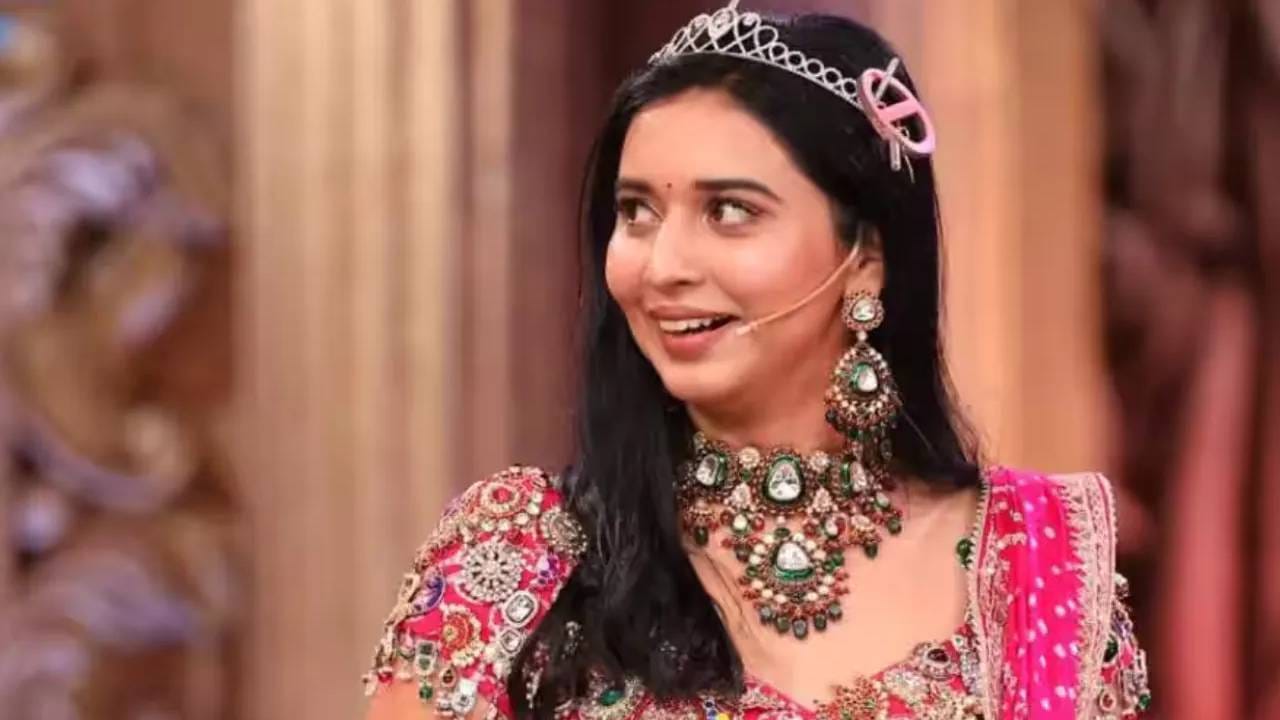 वयाच्या 19 व्या वर्षी तान्याने तिचा 'हँडमेड लव्ह बाय तान्या' हा ब्रँड लाँच केला होता. या ब्रँडअंतर्गत ती हँडबॅग्स, साड्या आणि इतर लाइफस्टाइल अॅक्सेसरीज विकते. 2018 मध्ये तान्याने 'मिस एशिया टूरिझम'चा किताब पटकावला होता. 
