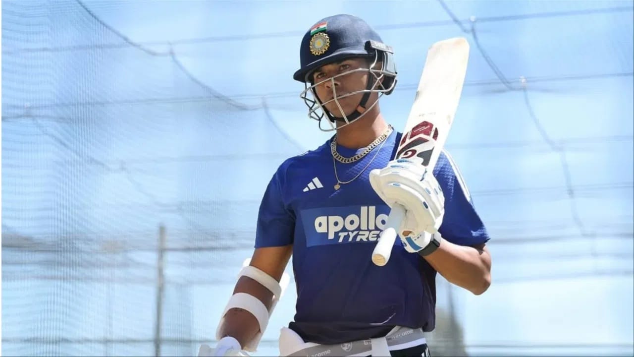 यशस्वीने त्याला उपचारादरम्यान मिळालेल्या सुविधेसाठी वैद्यकीय पथकाचं कौतुक केलं. तसेच यशस्वीने मेडीकल स्टाफचे आभार मानले. तसेच यशस्वीने त्याच्या तब्येतासाठी प्रार्थना करणाऱ्यांचे आभार मानले.  (Photo Credit : Instagram)