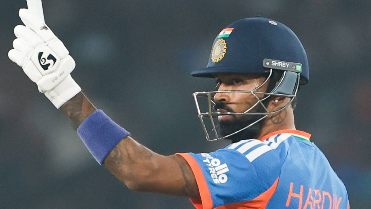 भारताने 2022 मध्ये झालेल्या सामन्यात दक्षिण अफ्रिकेला 87 धावांवर सर्वबाद केले होते. त्यानंतर 2023 मध्ये जोहान्सबर्गमध्ये दक्षिण अफ्रिकेला 95 धावांवर रोखलं होतं. त्यानंतर आता 74 धावांवर गाशा गुंडाळण्यास भाग पाडलं.  (Photo- BCCI Twitter)