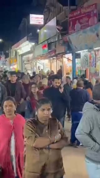 महाबळेश्वर मध्ये गुलाबी थंडीचा आनंद घेण्यासाठी पर्यटकांची गर्दी