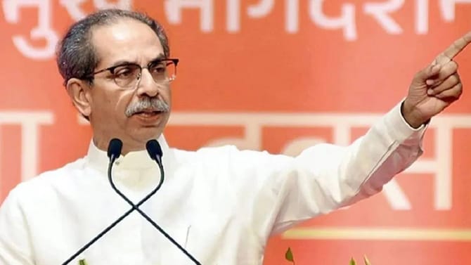 काल नाशिकमध्ये पक्षाला मोठं खिंडार, आज ठाकरे गटाचं कृतीमधून उत्तर