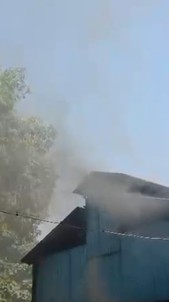 Video : उल्हासनगरमधील स्मशानभूमीतील धुराने नागरिक हैराण