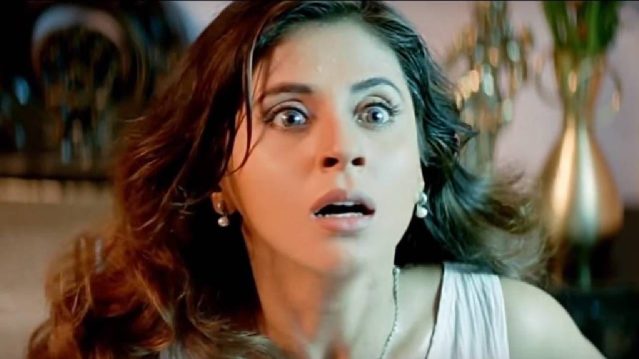 अभिनेत्याने उर्मिला मातोंडकरला इतकं घट्ट पकडलं की हातावर... रंगीलाच्या सेटवर का संतापली अभिनेत्री अभिनेत्याने उर्मिला मातोंडकरला इतकं घट्ट पकडलं की हातावर... रंगीलाच्या सेटवर का संतापली अभिनेत्री