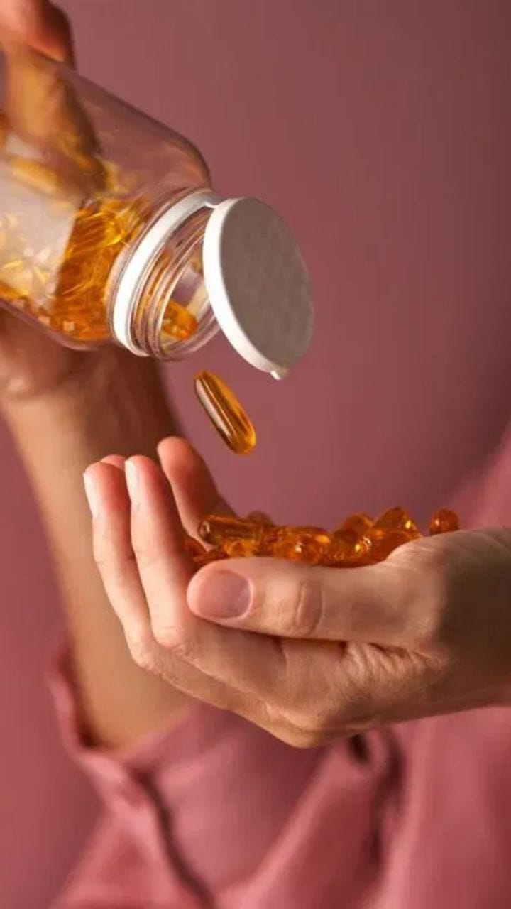 व्हिटॅमिन डी, बी12 ची कमतरता आहे का? वेळीच व्हा सावध