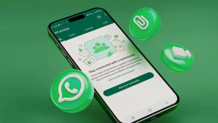 दुसरी चूक म्हणजे कोणतीही फेक न्यूज फॉरवर्ड करू नका. फेक व्यूज फॉरवर्ड केल्यावर समोरच्या व्यक्तीने रिपोर्ट केले तर तुमचे खाते थेट बॅन केले जाऊ शकते. अश्लील कंन्टेट फॉरवर्ड करणे तसेच शेअर करण्याची चूक कधीच करू नका. ही चूक आढळल्यास तुमचे खाते लगेच बॅन होऊ शकते.