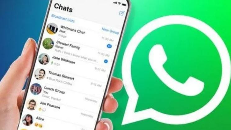 कोणत्याही व्यक्तीला तिच्या परवानगीशिवाय कोणत्याही ग्रुपमध्ये अॅड करू नये. तसेच कोणत्याही अनोळखी व्यक्तीला मेसेज करू नये. या दोन्ही चुकांमध्ये तुम्हाला एखाद्या व्यक्तीने रिपोर्ट केले तर तुमचे खाते सलगेच बॅन होऊ शकते.      