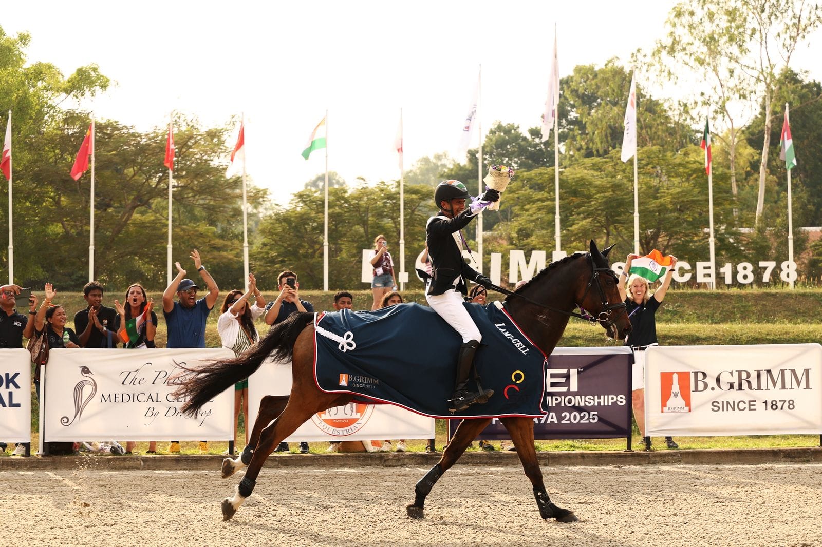  भारताच्या अशिष लिमाये यांनी FEI इव्हेंटिंग आशियाई चॅम्पियनशिप 2025 मध्ये इतिहास घडवत वैयक्तिक सुवर्णपदक जिंकून भारताच्या इव्हेंटिंग क्षेत्रात नवी झेप घेतली आहे. 