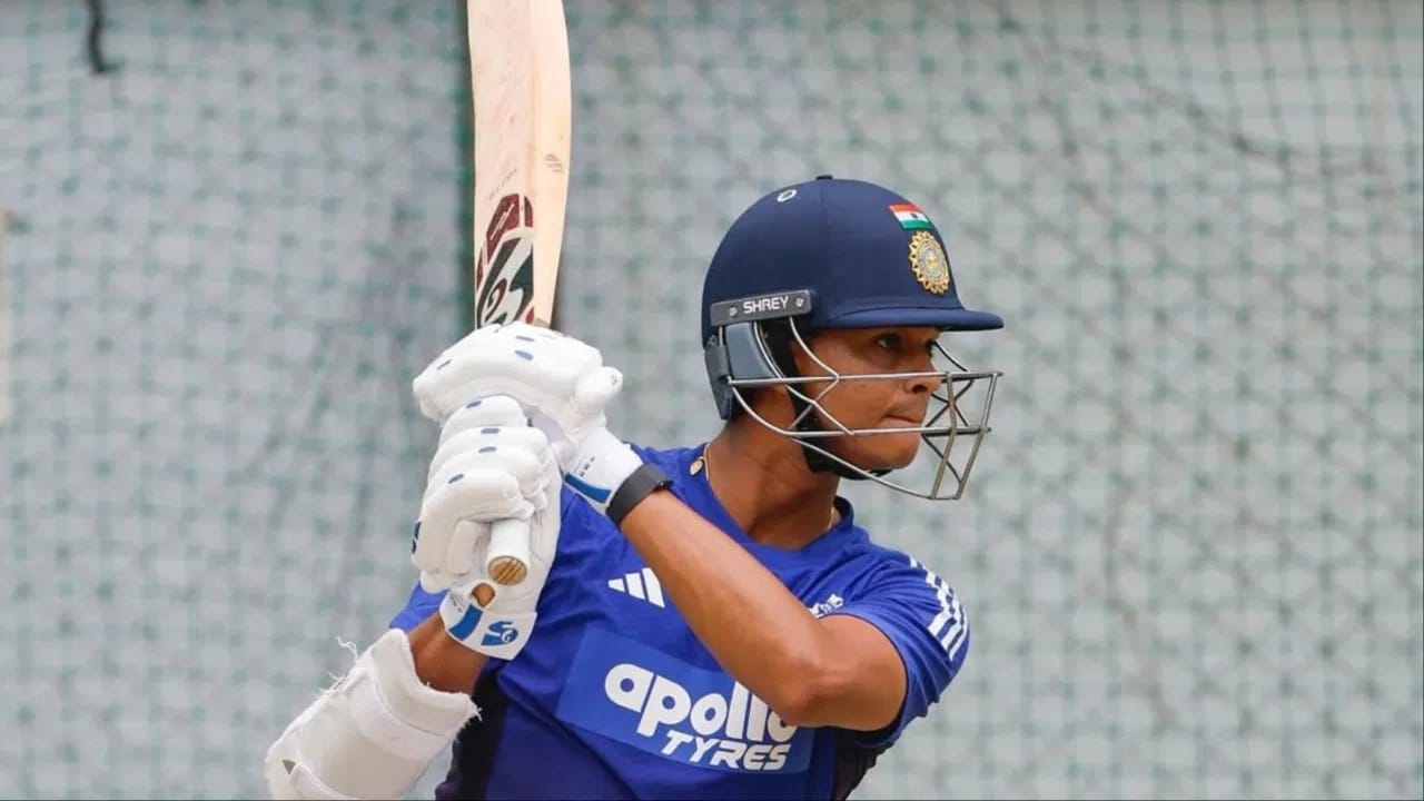 टीम इंडियाचा सलामीवीर फलंदाज  यशस्वी जैस्वाल याने त्याच्या तब्येतीबाबत चाहत्यांना माहिती दिली आहे. यशस्वीने तो रिकव्हर होत असून लवकरच मैदानात कमबॅक करेल, अशी माहिती चाहत्यांना दिली आहे. (Photo Credit : Instagram)