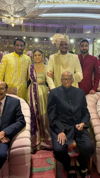Video : युगेंद्र पवार यांच्या लग्नात पवार कुटुंबीय एकत्र